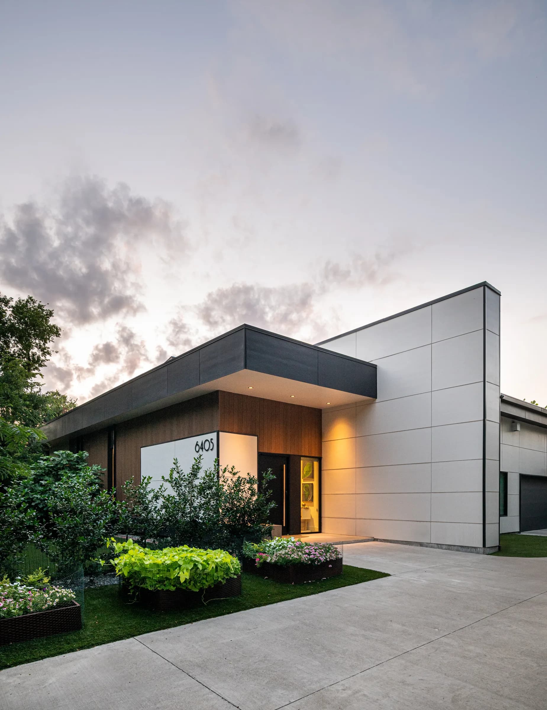 Nutwood Circle: exterior by Williams Drake