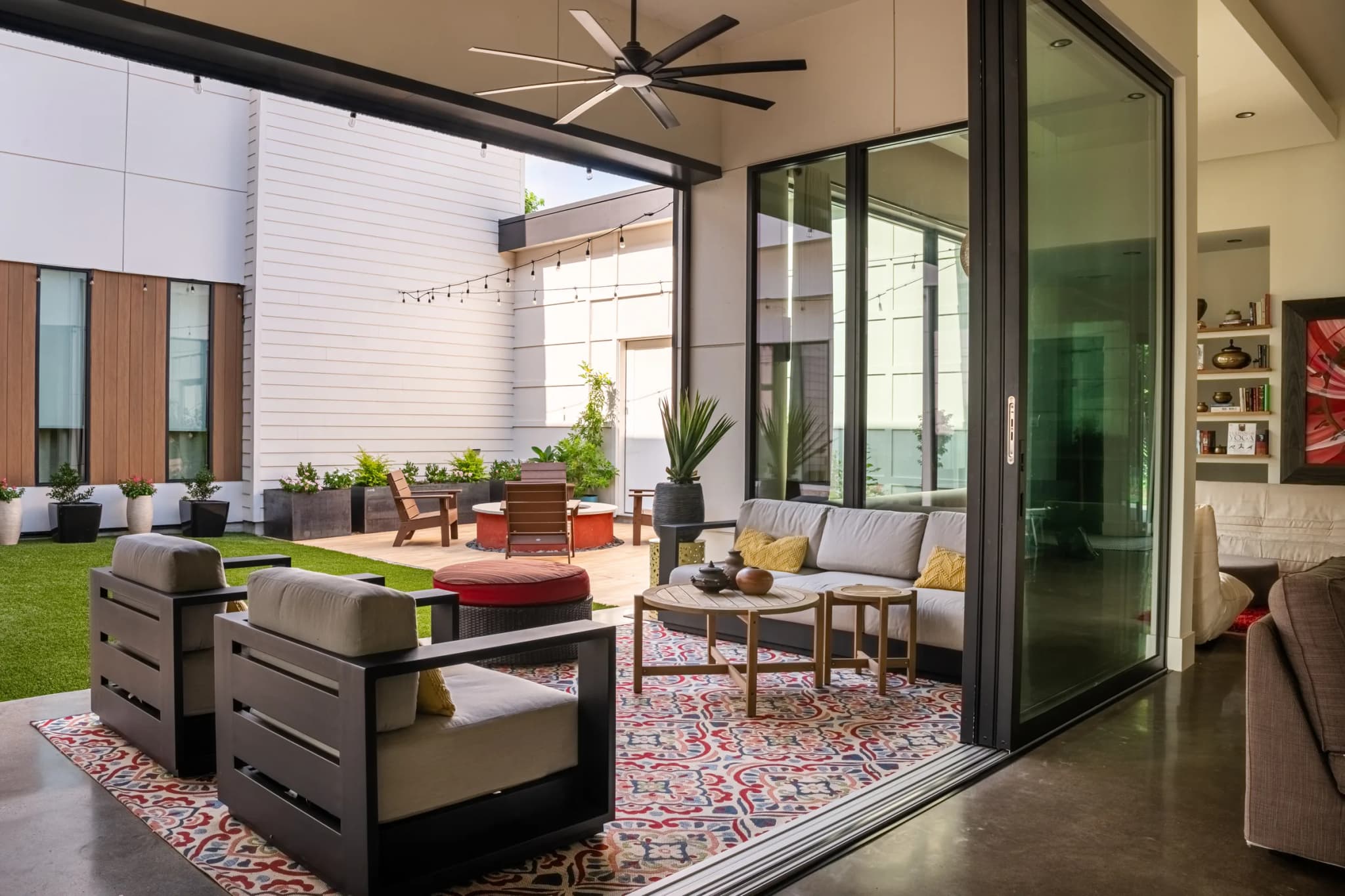 Nutwood Circle: courtyard by Williams Drake
