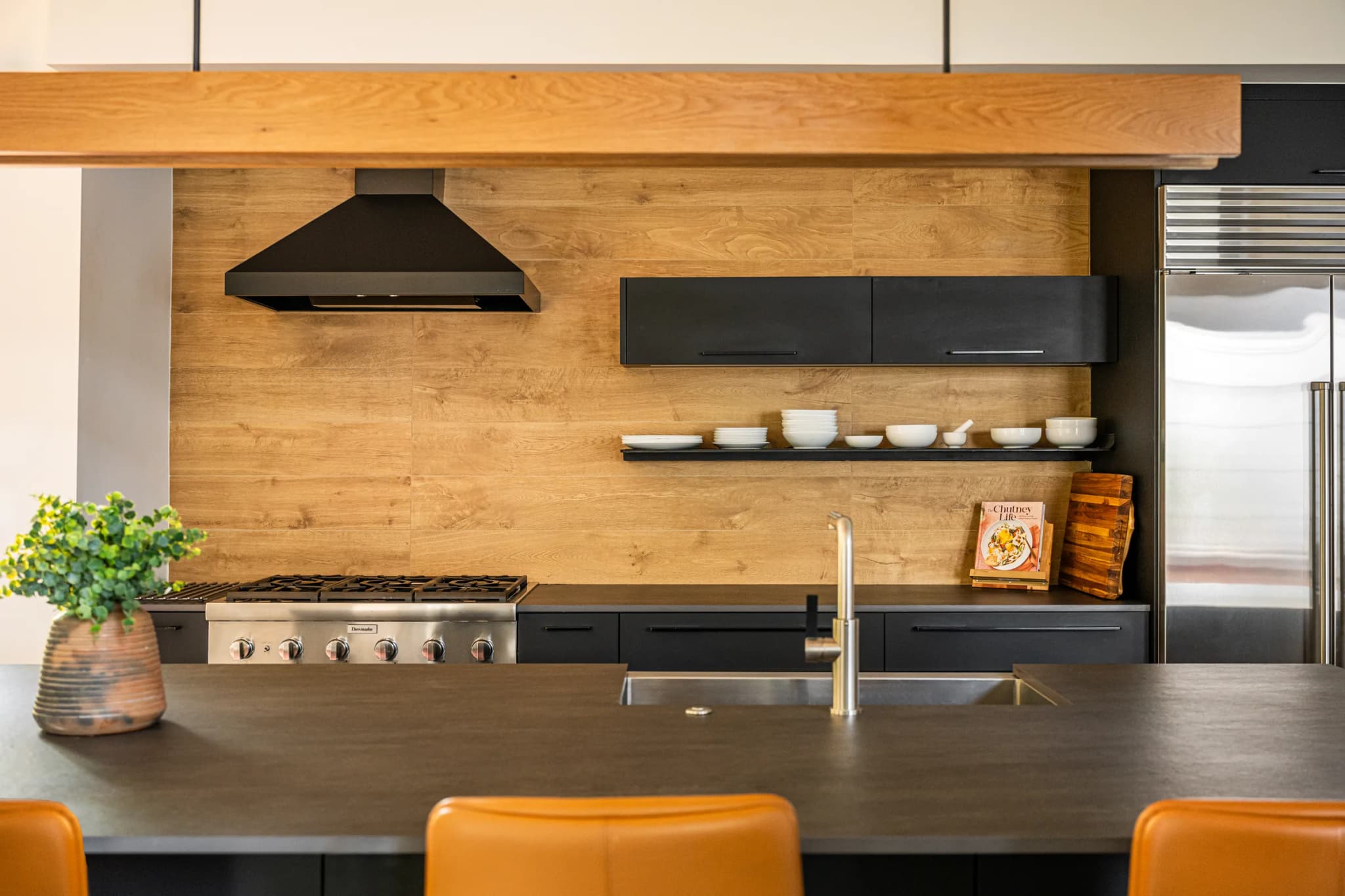 Nutwood Circle: kitchen by Williams Drake
